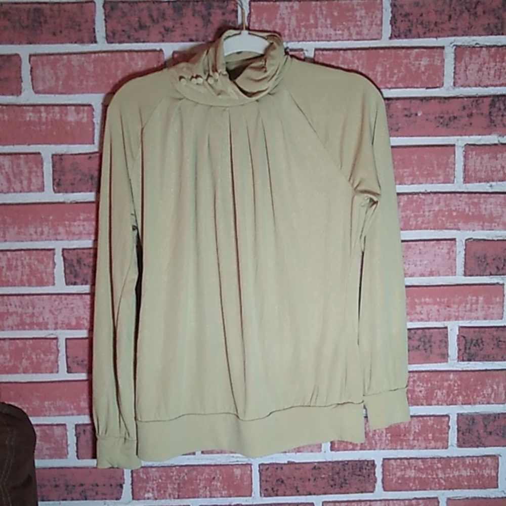 Gold long sleeve shimmer new York and company shirt